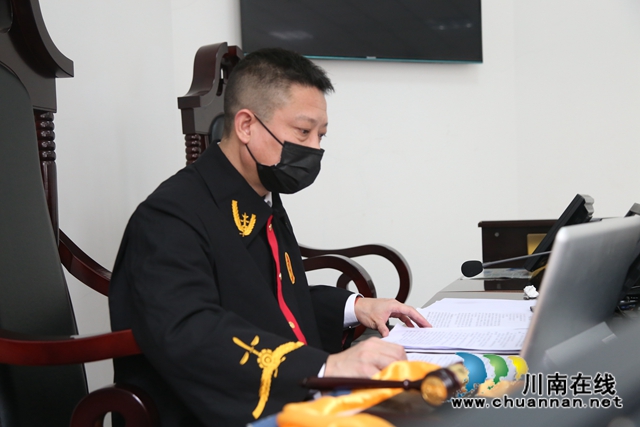 副院長(zhǎng)當(dāng)班“主播” 納溪法院“云審判”持續(xù)上線(圖1)