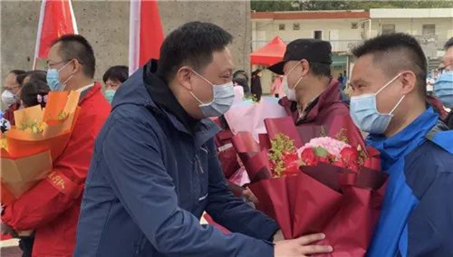【川醫(yī)援鄂 戰(zhàn)疫一線】 治愈141人！四川第七第八批援湖北醫(yī)療隊原地休整(圖3)