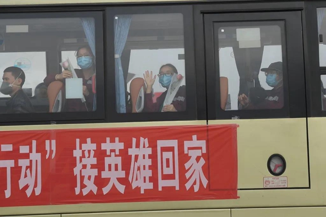 四川第六批援湖北醫(yī)療隊(duì)回家，將去仁壽黑龍灘隔離修整(圖10)