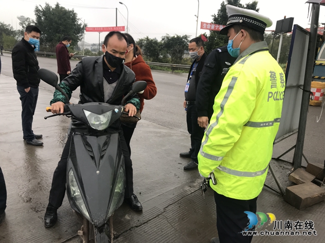 瀘縣立石鎮(zhèn)：疫情防控同時(shí) 緊抓交通安全(圖2)