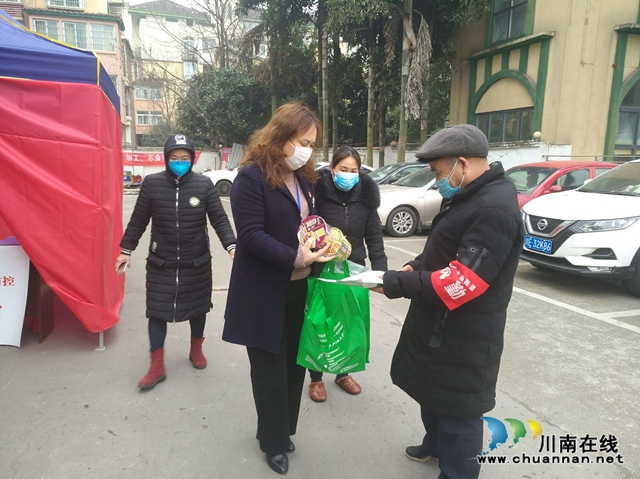 瀘縣玉蟾街道朝陽社區(qū)黨委書記陳霞的防疫故事(圖3)