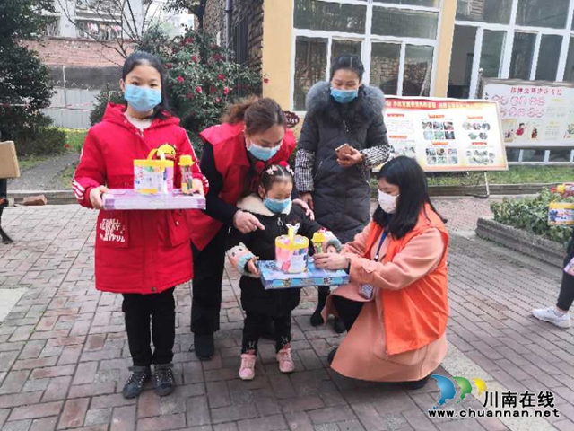 瀘縣玉蟾街道朝陽社區(qū)黨委書記陳霞的防疫故事(圖7)