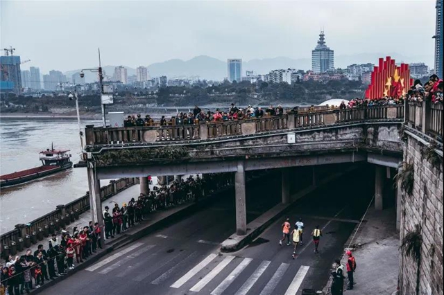 快來開啟你的2020宜賓馬拉松！獎牌已經(jīng)給你準備好了(圖4)