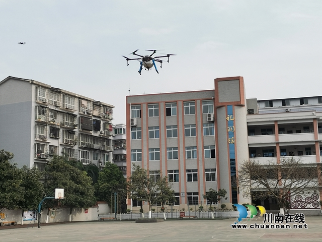 無人機噴霧機消毒機齊上陣！瀘縣立體式消毒為學校復學保駕護航(圖2)