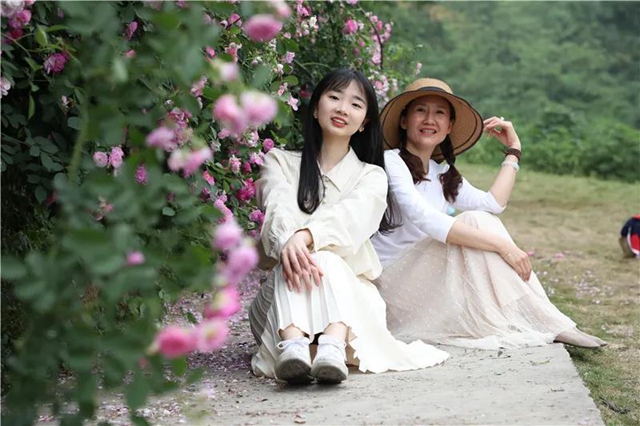 江陽(yáng)薔薇開(kāi)了！來(lái)一套田園寫(xiě)真集不香嗎？(圖11)