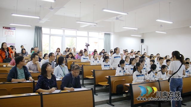 龍馬潭區(qū)教師發(fā)展中心“雙診斷”走進瀘州十二中(圖2)