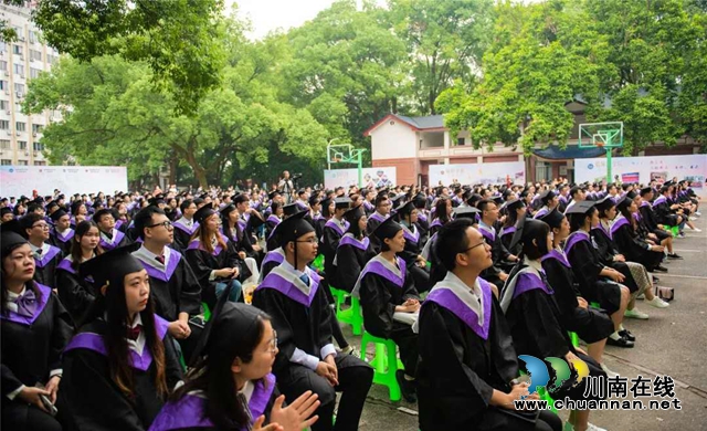 近三分之二畢業(yè)生缺席丨西南醫(yī)科大學(xué)臨床醫(yī)學(xué)院舉行特殊畢業(yè)典禮(圖5)