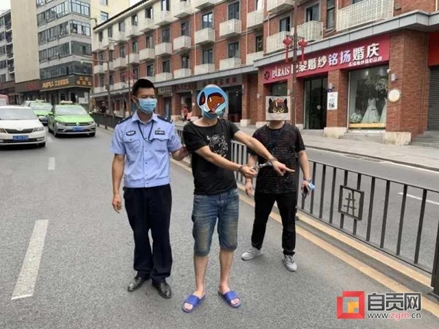 奇葩！一男子在自貢撞車(chē)又撞人后回家將女友捅傷