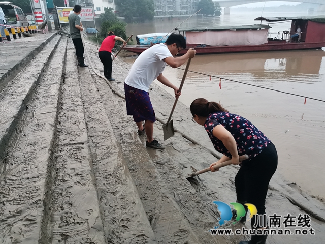 洪峰過后，瀘縣海潮鎮(zhèn)打響“水退人進”的清淤大戰(zhàn)(圖8)