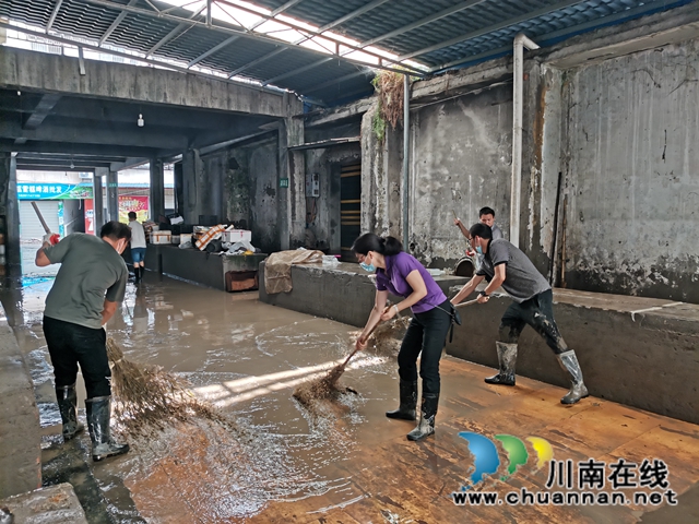 洪峰過后，瀘縣海潮鎮(zhèn)打響“水退人進”的清淤大戰(zhàn)(圖16)