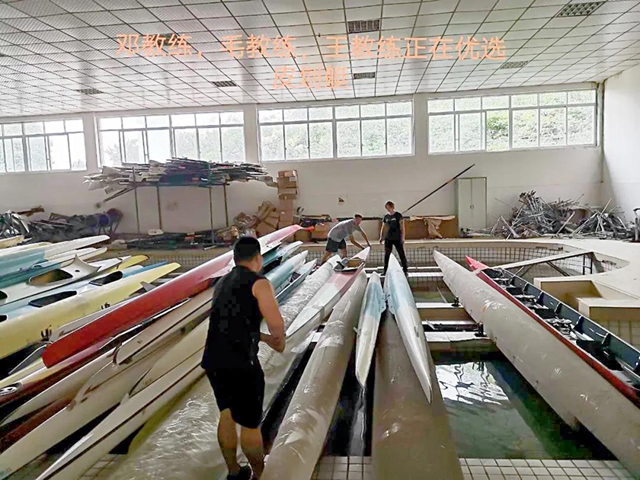 瀘州市水上運(yùn)動(dòng)項(xiàng)目設(shè)備“艇”進(jìn)瀘縣九中