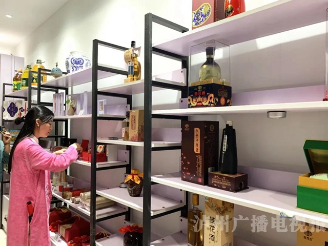 美滋滋！瀘州肥兒粉/肖鴨子/麻辣雞/畢阿婆…在一家店就能買到！(圖7)