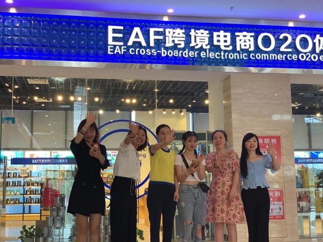 美滋滋！瀘州肥兒粉/肖鴨子/麻辣雞/畢阿婆…在一家店就能買到！(圖18)