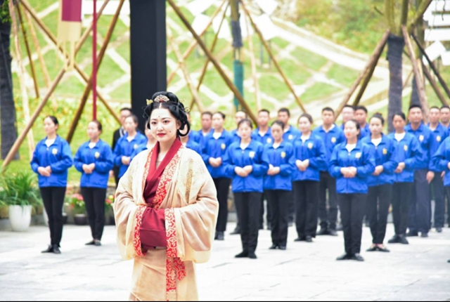 郎酒重陽下沙丨吳家溝生態(tài)釀酒區(qū)啟用，董卿來現(xiàn)場了！(圖15)