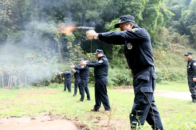 【全警實(shí)戰(zhàn)大練兵】合江公安實(shí)彈射擊現(xiàn)場(圖2)