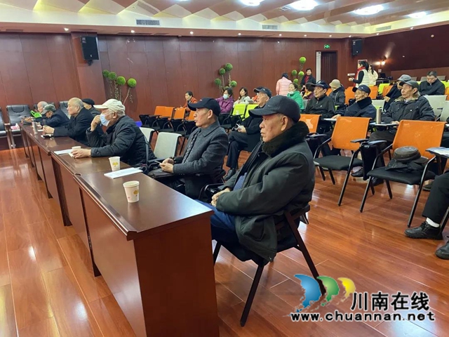 30余名離退休老干部齊聚江陽區(qū)公共圖書館，只為聽她宣講《民法典》(圖4)