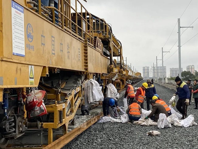 川南城際鐵路瀘縣至瀘州段開始鋪軌(圖3)