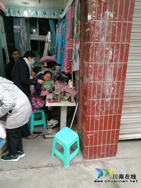 內江經開區(qū)靖民鎮(zhèn)青岡社區(qū)開展冬春季節(jié)新冠感染性肺炎預防知識宣傳活動(圖1)