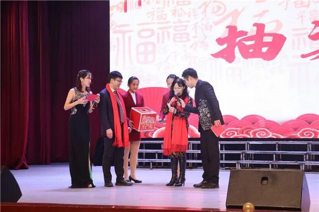 喜迎2021年！內(nèi)江師范學(xué)院這場晚會精彩紛呈(圖4)