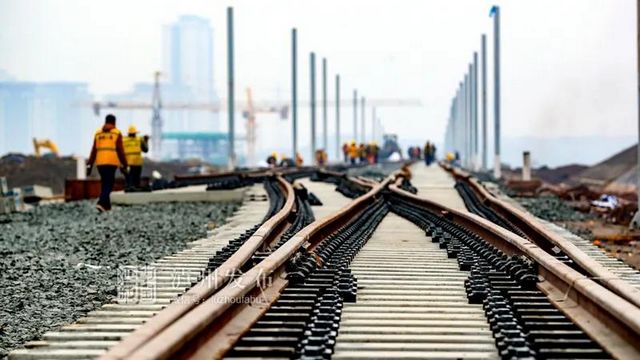 川南城際鐵路，鋪軌進站！(圖5)