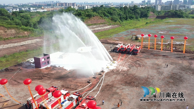 瀘州組建全省首支消防機(jī)器人救援大隊(duì)