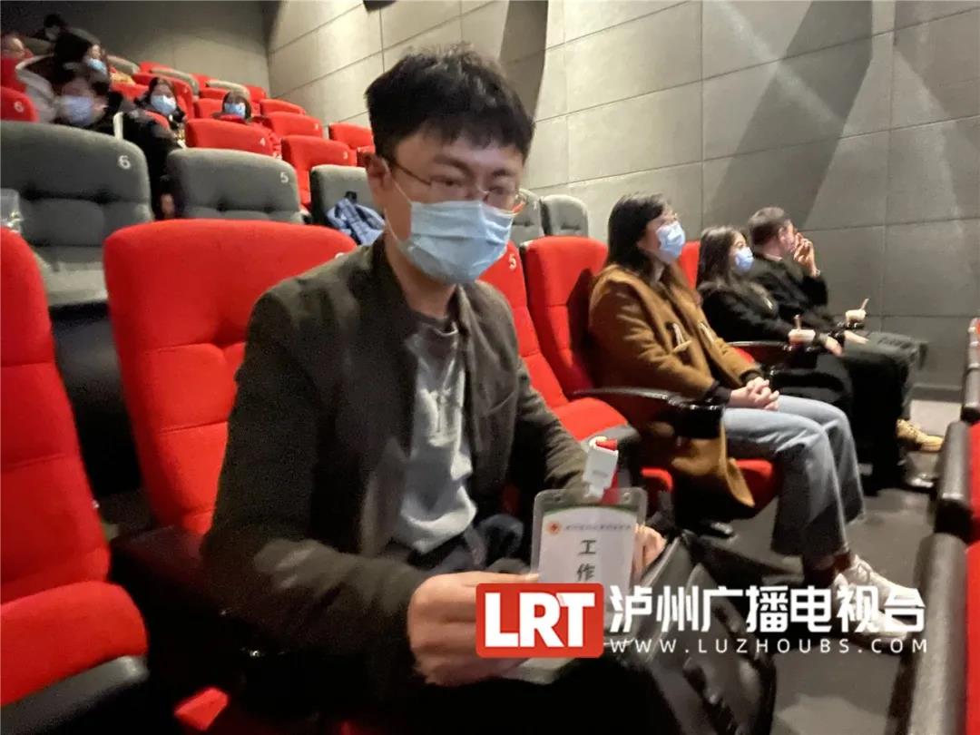 周星馳包場(chǎng)！瀘州英雄在影院回憶“武漢日夜”(圖5)