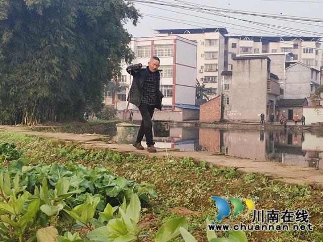 羅旭：以臂做手，發(fā)展養(yǎng)殖，成為全省脫貧勵(lì)志榜樣