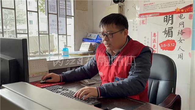 隆昌好男兒！5分鐘，只會“狗刨式”的他救起兩名落水兒童