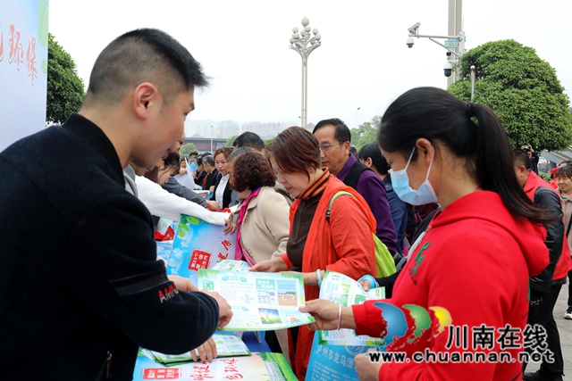 迎接第33個(gè)“愛(ài)國(guó)衛(wèi)生月” 龍馬潭區(qū)在行動(dòng)(圖1)