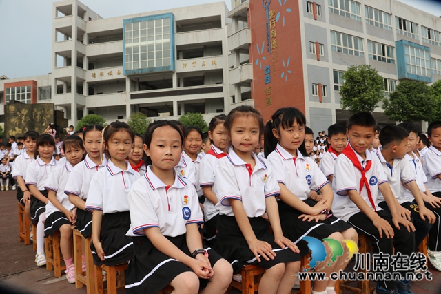 敘永縣敘永鎮(zhèn)中心小學(xué)校舉辦慶祝建黨100周年師生書法比賽活動(dòng)(圖12)