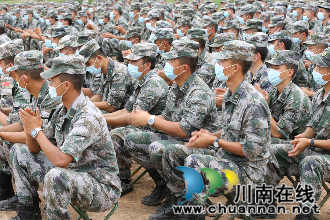 瀘縣文藝輕騎兵走進31678部隊演兵場(圖5)