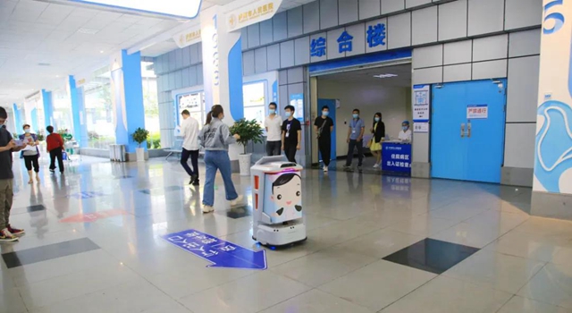 長(zhǎng)得漂亮還敬業(yè)！新來的瀘州市人醫(yī)小姐姐開始送貨啦！(圖4)