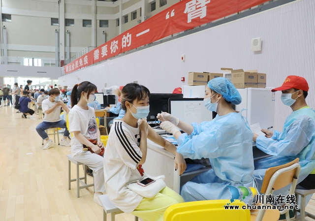 龍馬潭區(qū)：疫苗接種送上門，居民群眾忙接種(圖1)