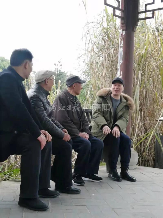 “金頂寨，銀頂寨，不如我家云頂寨”！內(nèi)江籍音樂人陳樹再創(chuàng)新歌(圖4)