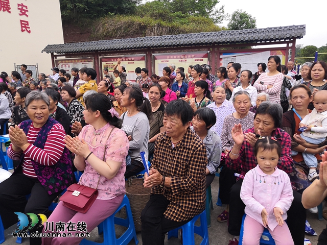 六一節(jié)特稿∣三省兒童畫熊貓，萬千大愛匯安民(圖2)