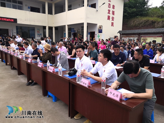 六一節(jié)特稿∣三省兒童畫熊貓，萬千大愛匯安民(圖12)