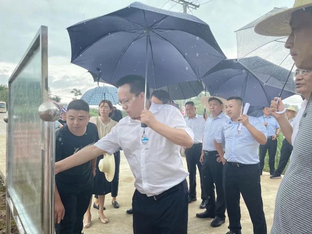 瀘州市與永川區(qū)龍溪河河長開展河湖長制聯(lián)合巡查(圖2)
