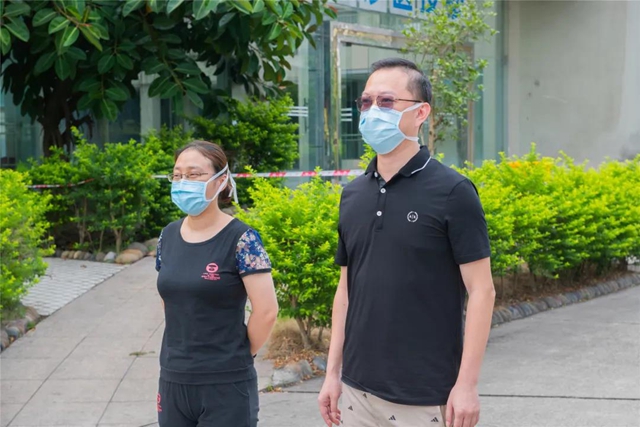 瀘州德爾塔病毒阻擊戰(zhàn)場，西南醫(yī)大附院人入艙接力交棒！(圖3)