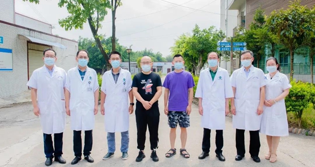 瀘州德爾塔病毒阻擊戰(zhàn)場，西南醫(yī)大附院人入艙接力交棒！(圖4)