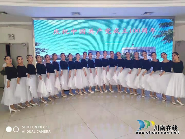 瀘州市老年大學(xué)教師呂有珍：從體舞愛好者到專業(yè)老師的嬗變(圖2)