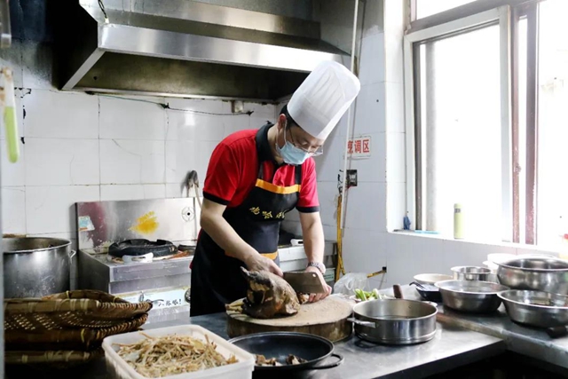 “雞哈豆花哥” ，你做的事現(xiàn)在傳遍了瀘州 ！(圖10)