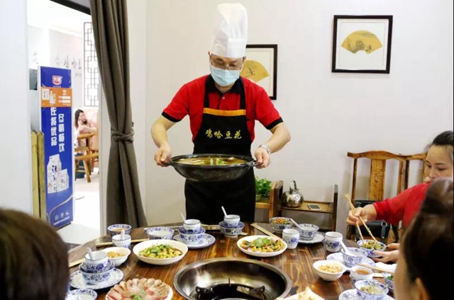 “雞哈豆花哥” ，你做的事現(xiàn)在傳遍了瀘州 ！(圖13)