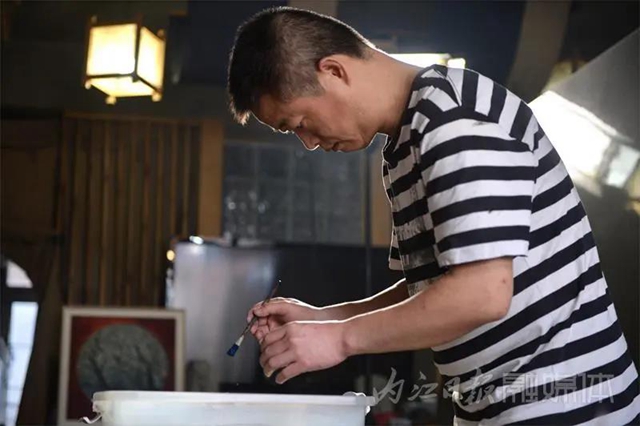 至“扇”至美！內(nèi)江這位手藝人的作品太驚艷了！(圖4)