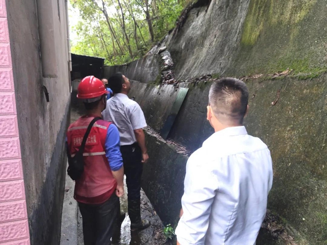 快速行動丨瀘州市自然資源和規(guī)劃局積極應(yīng)對“9.16”震后次生地質(zhì)災(zāi)害工作(圖3)