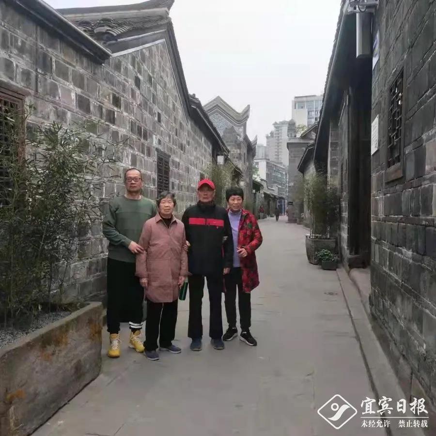淚目！宜賓88歲長津湖戰(zhàn)役老兵講述真實(shí)戰(zhàn)場：195名指戰(zhàn)員只剩下2人！(圖8)