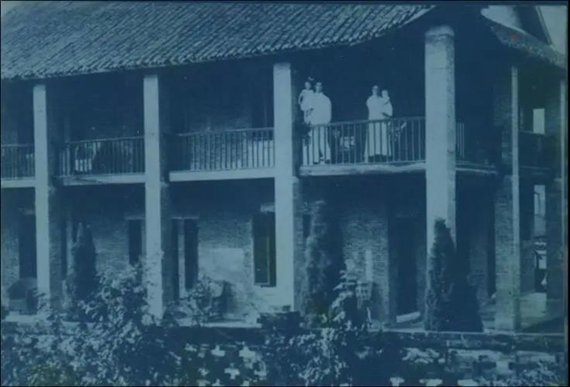 【西南醫(yī)大70周年校慶】帶你去看當(dāng)年的“臨床醫(yī)學(xué)院”(圖17)