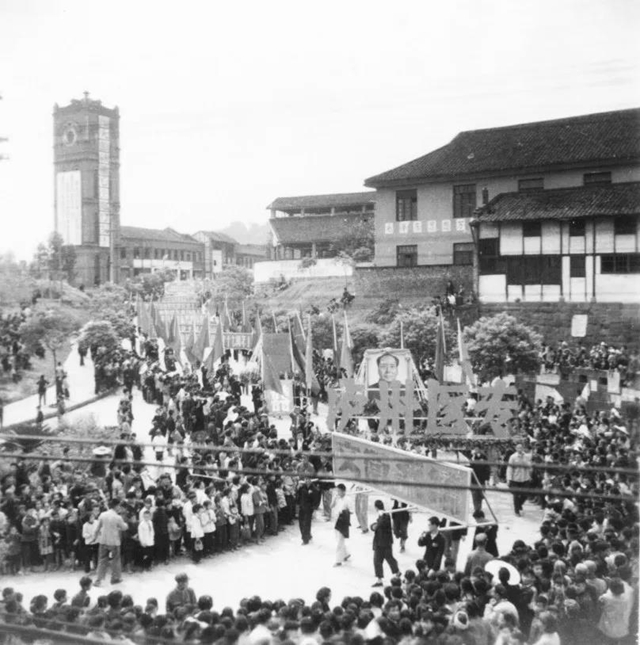 【西南醫(yī)大70周年校慶】帶你去看當(dāng)年的“臨床醫(yī)學(xué)院”(圖22)