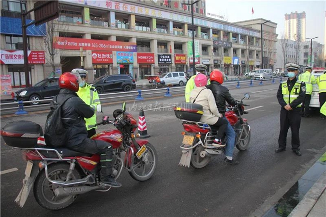 內江第一個！校園里“配置”了專職交警(圖4)