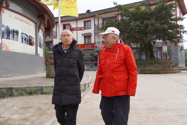 書畫藝術(shù)家、國家一級美術(shù)師醒醉教授重游中國沈酒莊(圖4)