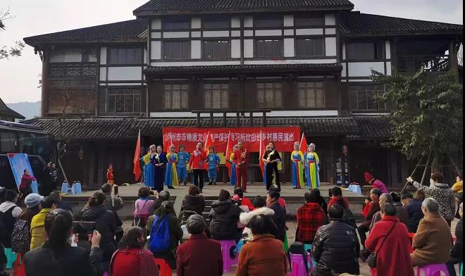 打造特色活動(dòng)品牌，瀘州全面推進(jìn)“戲曲進(jìn)鄉(xiāng)村、進(jìn)校園”